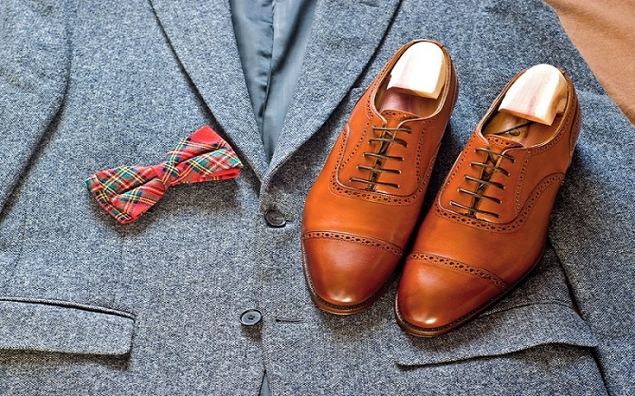 Tweed,Jacket,,Oxford,Shoes,And,Red,Bow,Tie